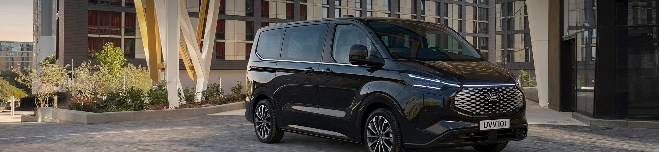 Ford Turneo Custom 8 posti diesel automatico. Canone a partire da 749 euro IVA compresa. Noleggio Lungo Termine: tutti i servizi compresi. Pronta consegna. Full optionals