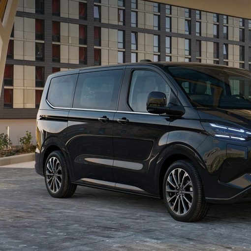 Ford Turneo Custom 8 posti diesel automatico. Canone a partire da 749 euro IVA compresa. Noleggio Lungo Termine: tutti i servizi compresi. Pronta consegna. Full optionals