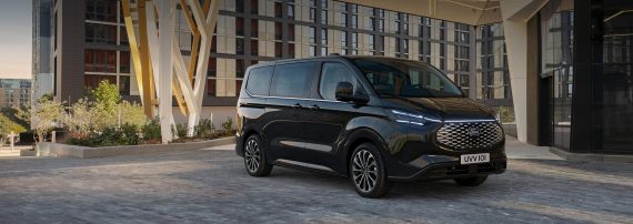 Ford Turneo Custom 8 posti diesel automatico. Canone a partire da 749 euro IVA compresa. Noleggio Lungo Termine: tutti i servizi compresi. Pronta consegna. Full optionals