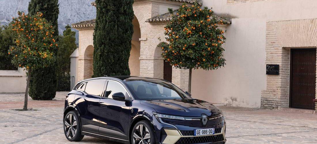 Renault MEGANE E-TECH N1 autocarro noleggio lungo termine. Canone a partire da 429 euro. Tutti i servizi compresi. Scarico fiscale del 100%